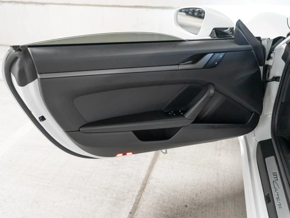 2024 Porsche 992 Carrera - Image 17 of 26