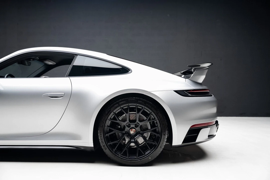 2024 Porsche 992 Carrera - Image 19 of 21