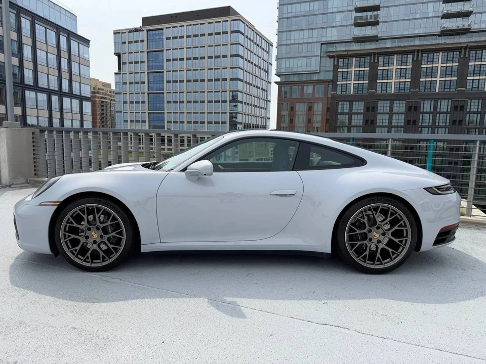 2024 Porsche 992 Carrera - Image 2 of 4