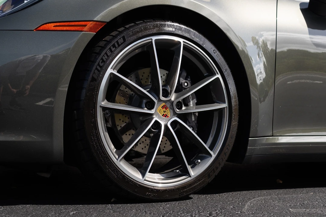 2024 Porsche 992 Carrera - Image 15 of 21