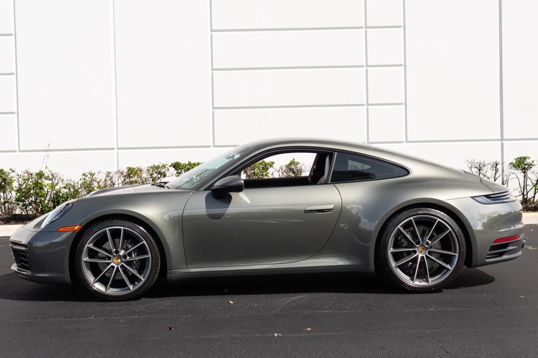 2024 Porsche 992 Carrera - Image 18 of 21