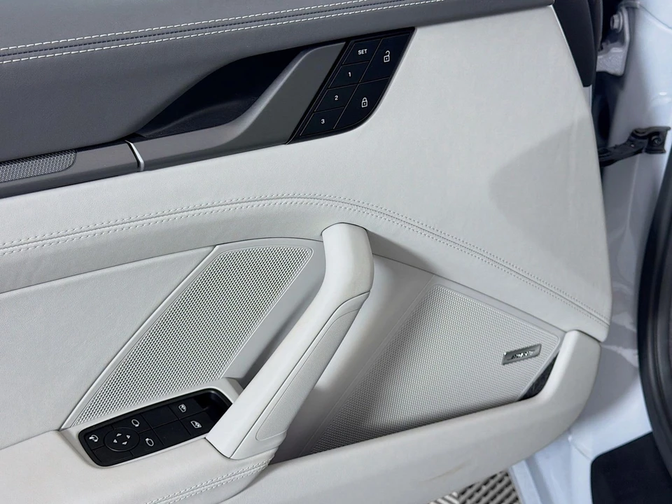 2024 Porsche 992 Carrera - Image 21 of 31
