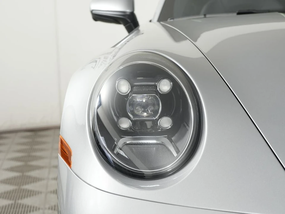 2024 Porsche 992 Carrera - Image 11 of 31