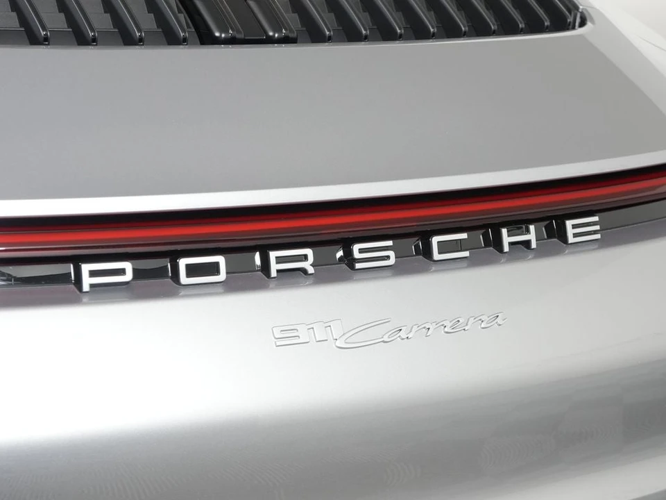 2024 Porsche 992 Carrera - Image 14 of 31