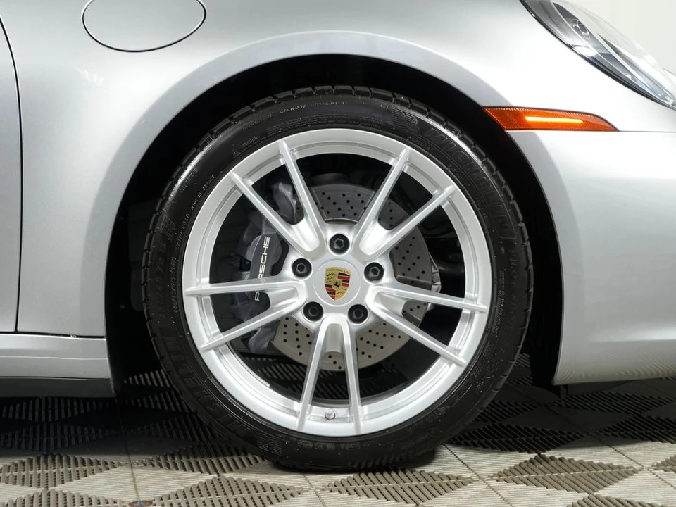 2024 Porsche 992 Carrera - Image 19 of 31