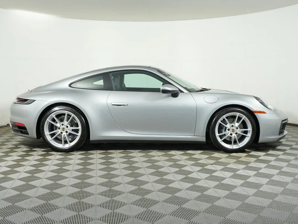 2024 Porsche 992 Carrera - Image 8 of 31