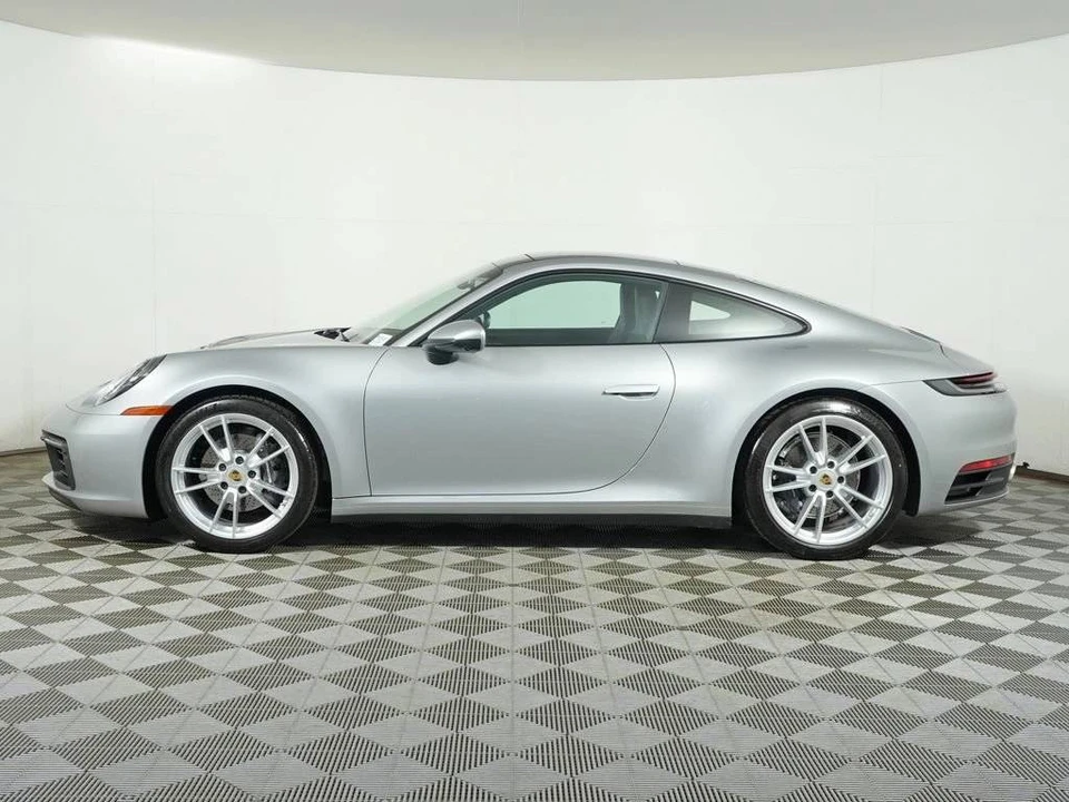 2024 Porsche 992 Carrera - Image 2 of 4