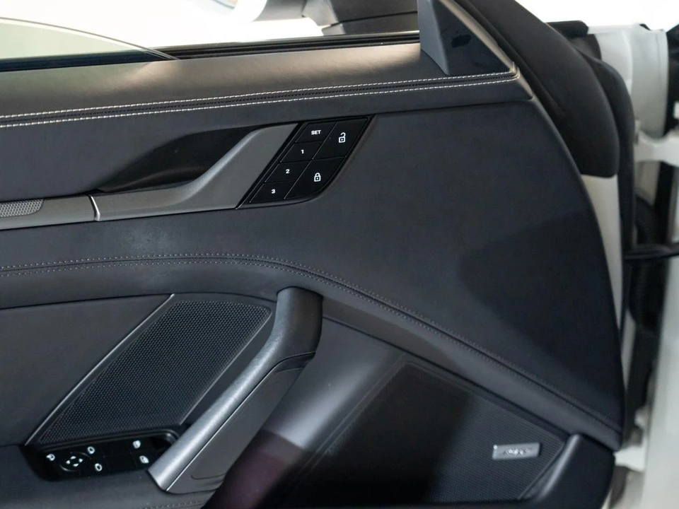 2024 Porsche 992 Carrera - Image 18 of 26