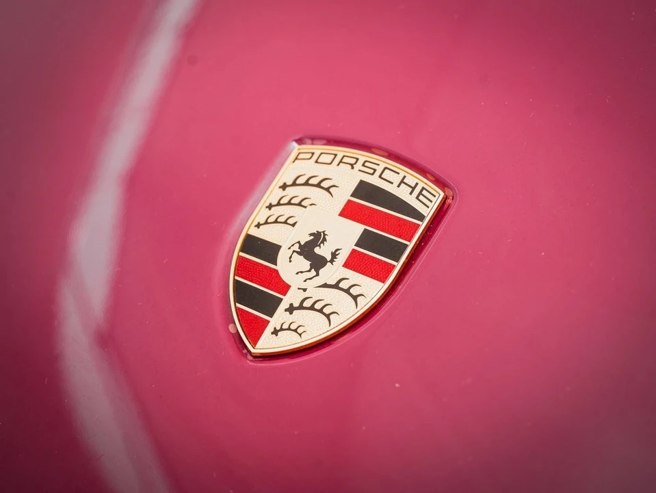 2024 Porsche 992 Carrera - Image 18 of 21
