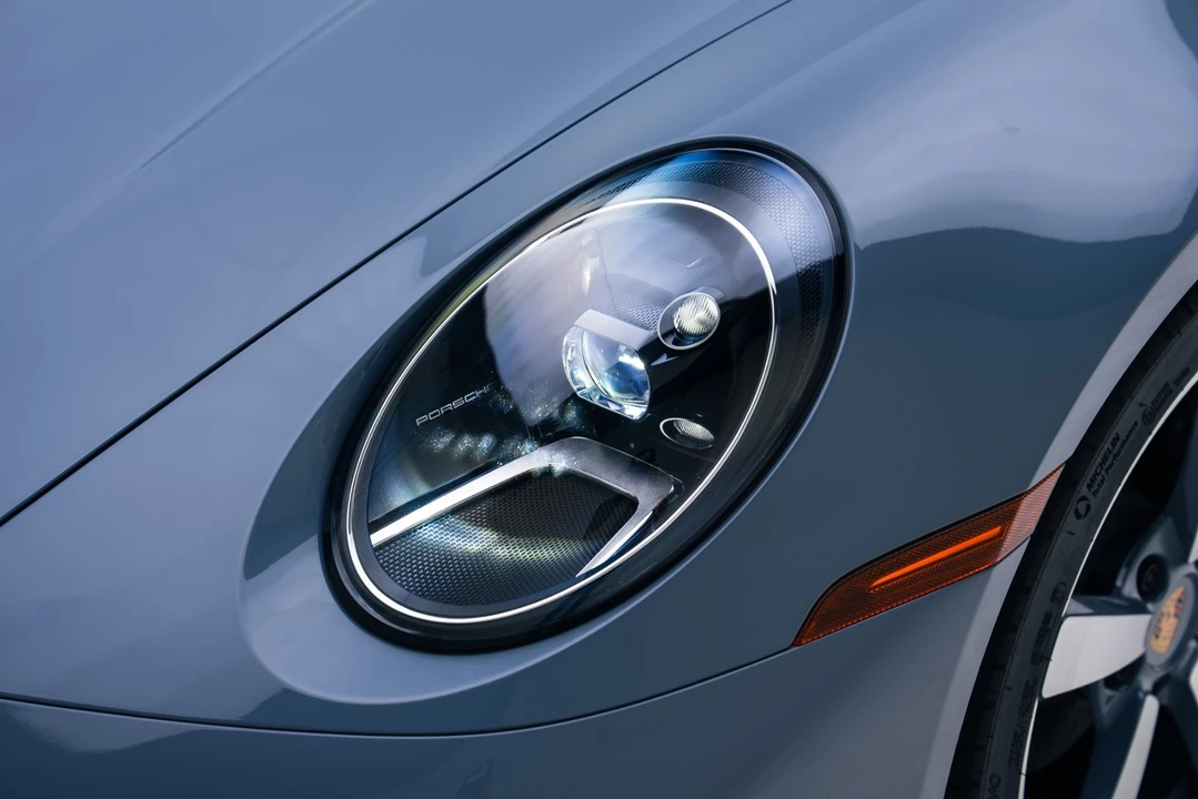 2024 Porsche 992 Carrera - Image 11 of 21