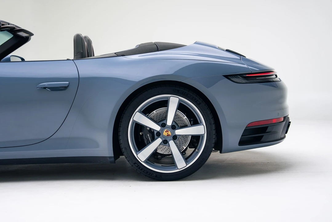2024 Porsche 992 Carrera - Image 15 of 21