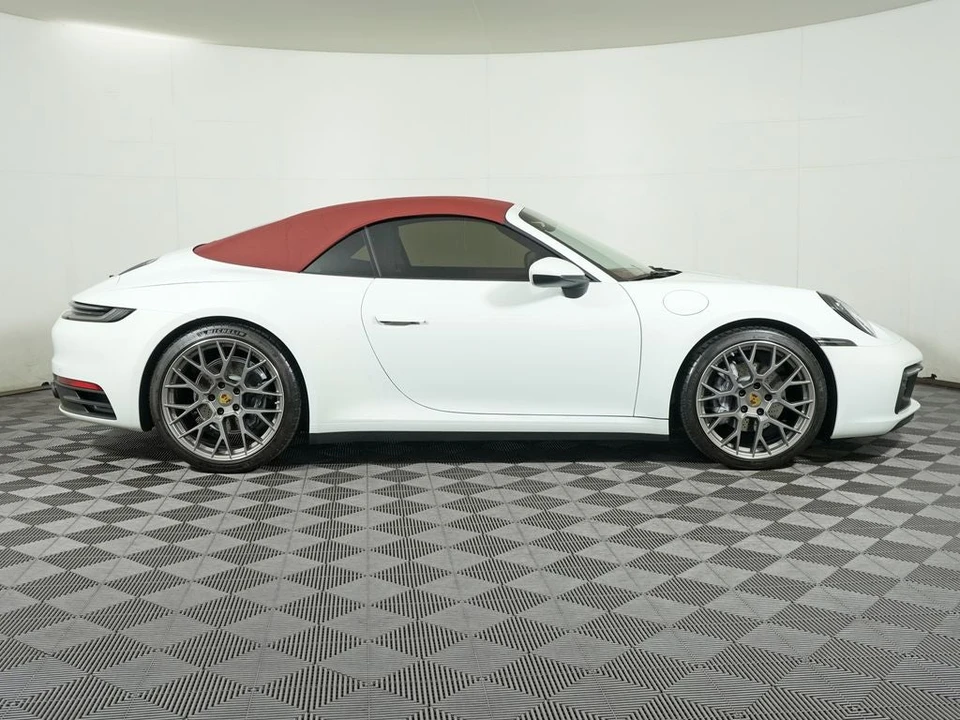 2024 Porsche 911 - Image 13 of 31