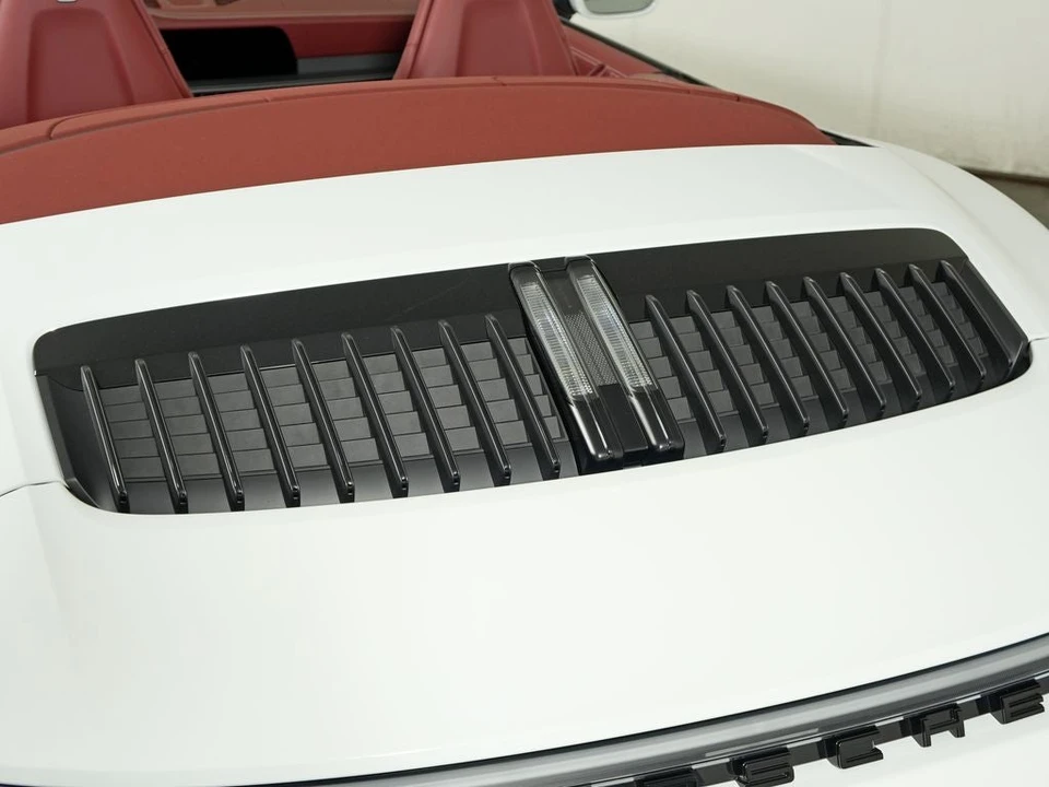 2024 Porsche 911 - Image 16 of 31