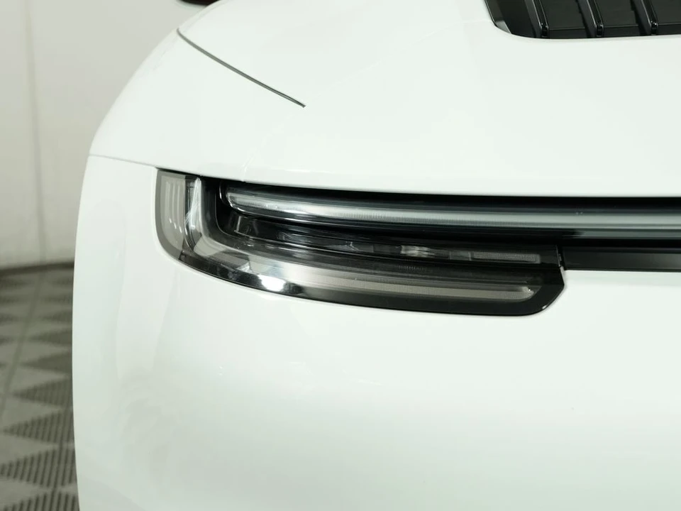 2024 Porsche 911 - Image 17 of 31