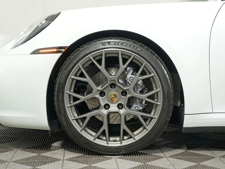 2024 Porsche 911 - Image 20 of 31