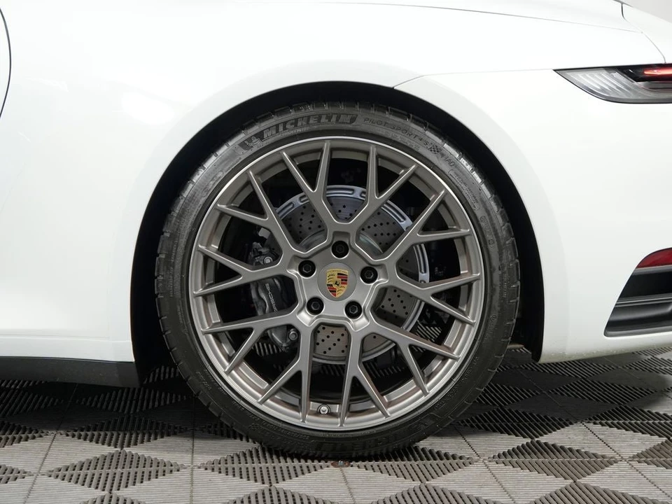 2024 Porsche 911 - Image 21 of 31