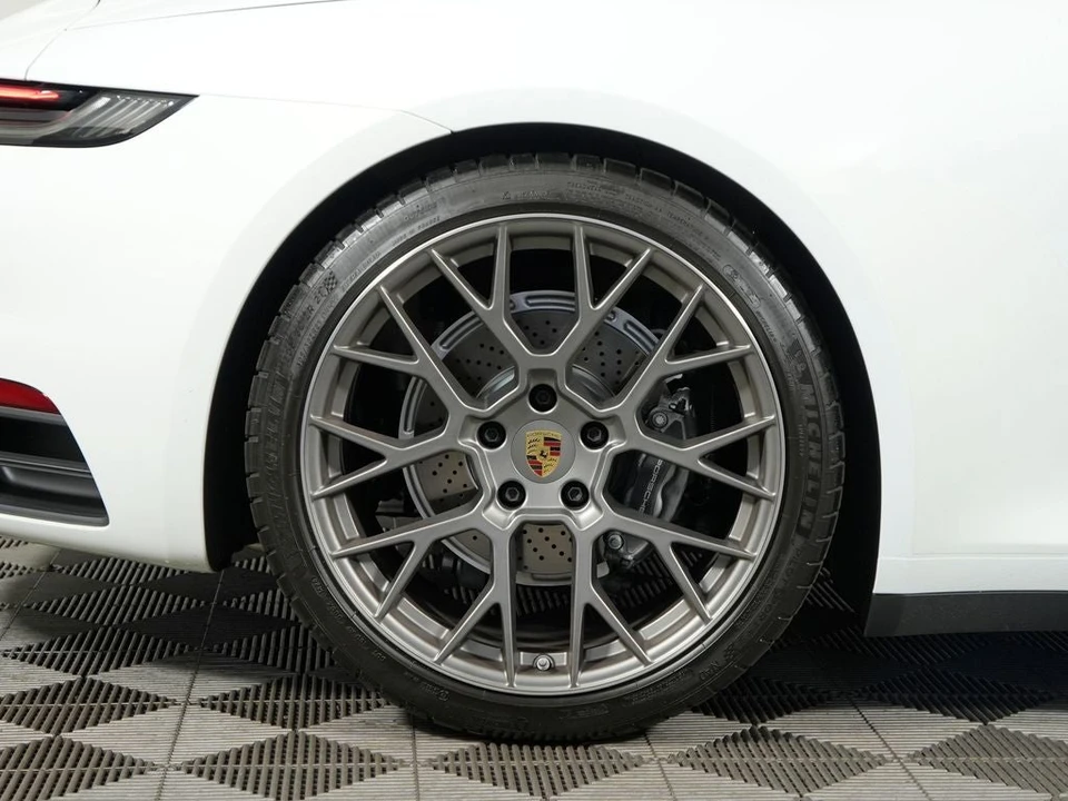 2024 Porsche 911 - Image 22 of 31