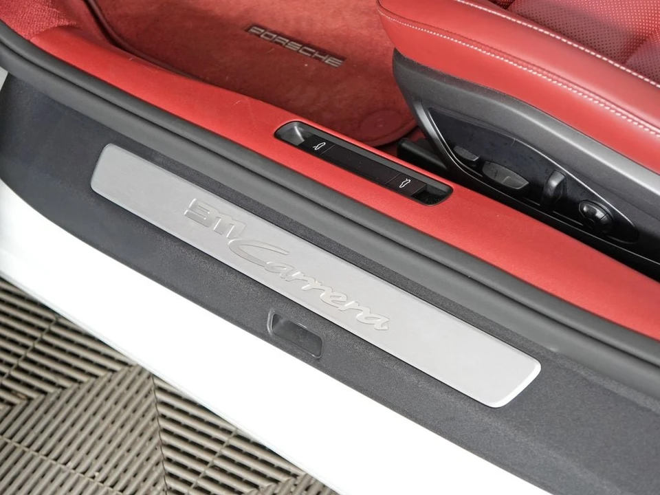 2024 Porsche 911 - Image 28 of 31
