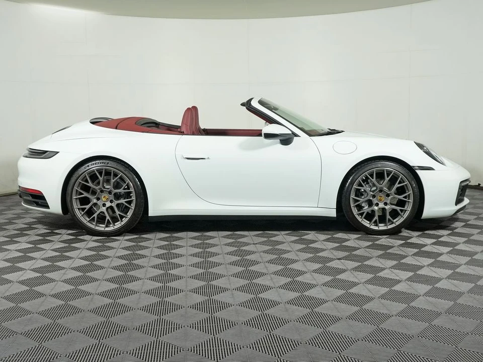 2024 Porsche 911 - Image 8 of 31