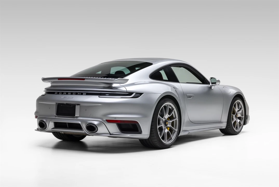 2024 Porsche 992 Carrera - Image 11 of 31