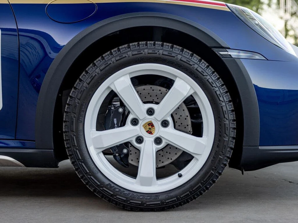 2024 Porsche 992 Dakar - Image 30 of 31