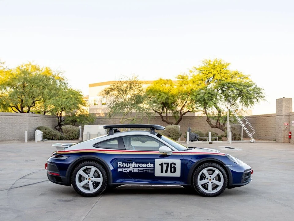 2024 Porsche 992 Dakar - Image 28 of 31