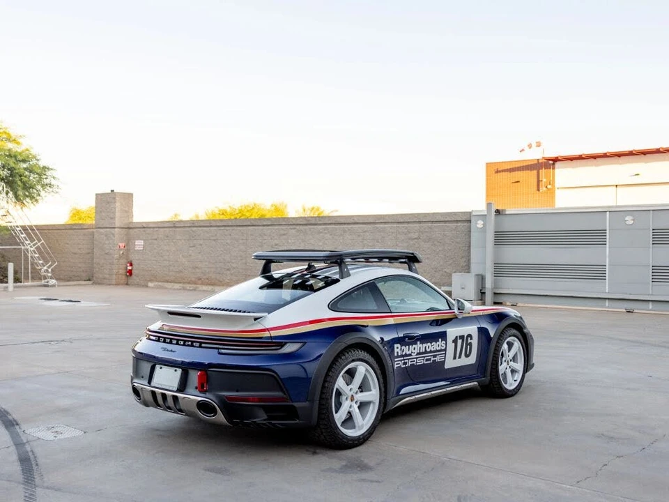 2024 Porsche 992 Dakar - Image 27 of 31