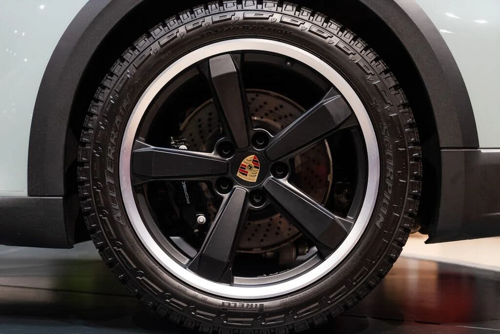 2024 Porsche 992 Dakar - Image 13 of 31
