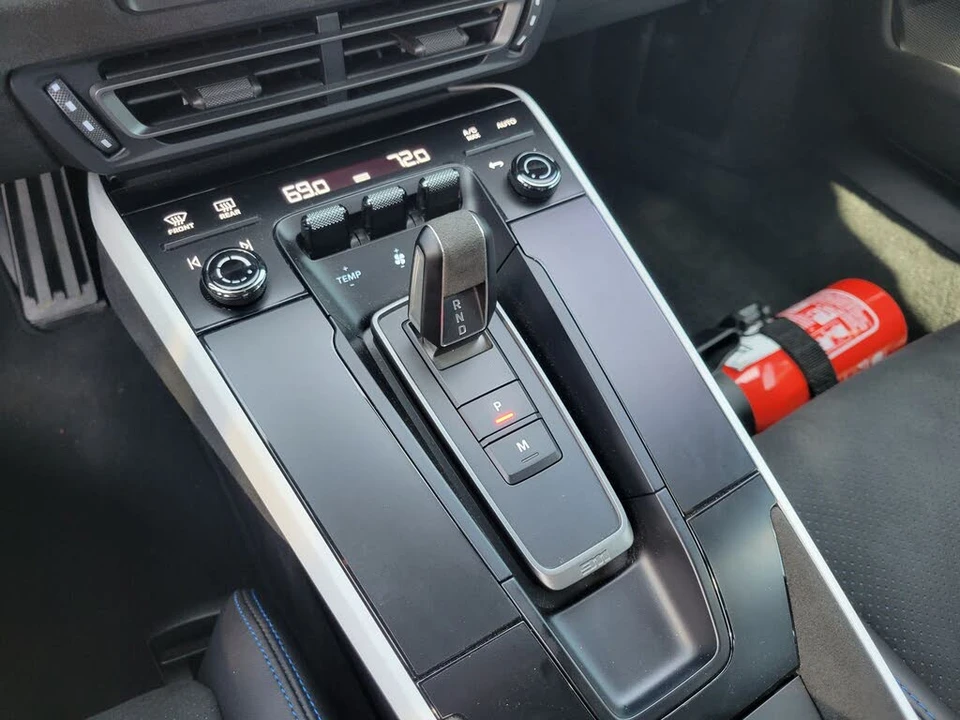 2024 Porsche 992 Dakar - Image 22 of 31