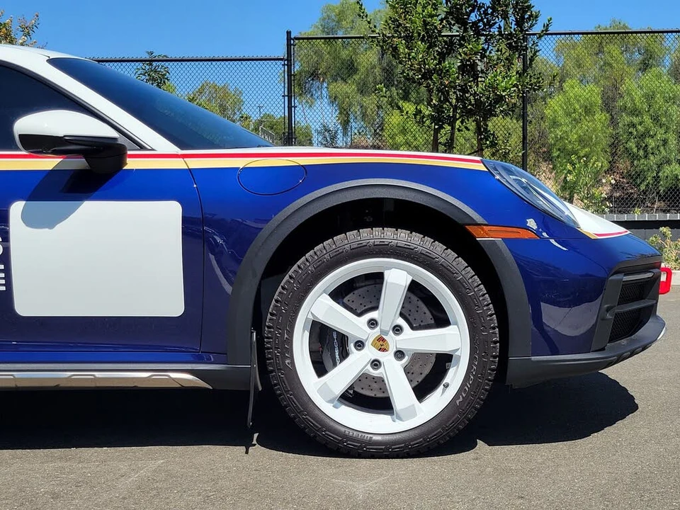 2024 Porsche 992 Dakar - Image 11 of 31