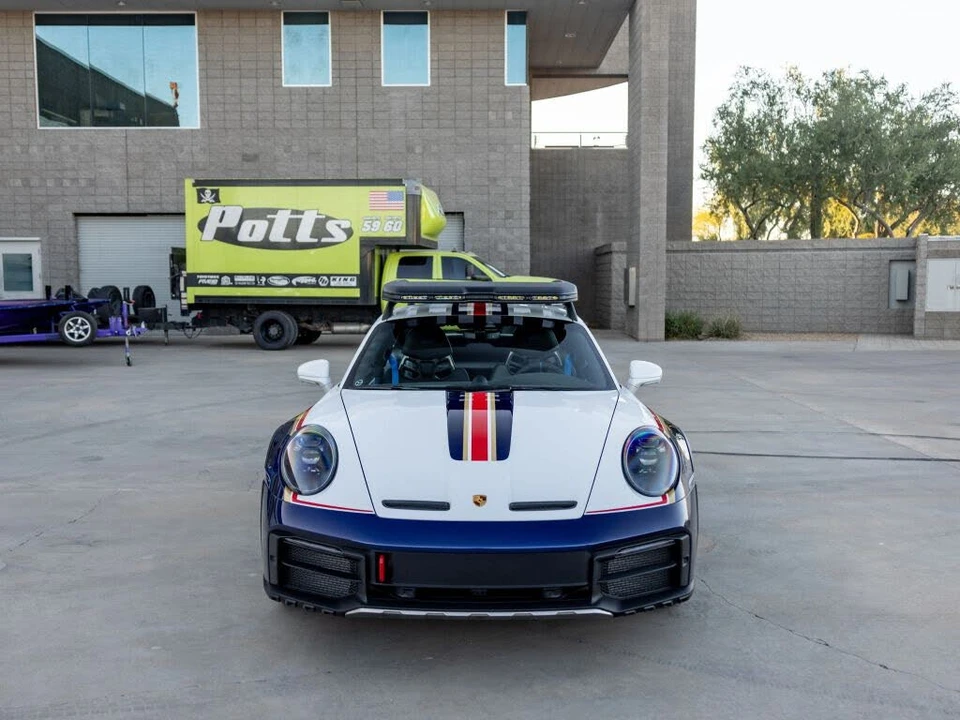 2024 Porsche 992 Dakar - Image 22 of 31