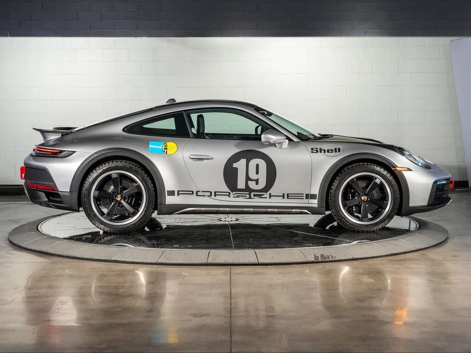 2024 Porsche 992 Dakar - Image 8 of 31