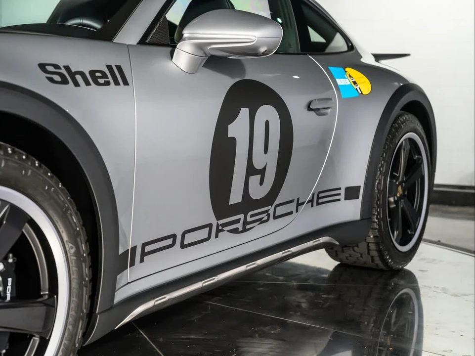 2024 Porsche 992 Dakar - Image 15 of 31