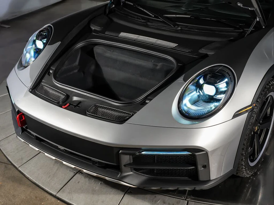 2024 Porsche 992 Dakar - Image 18 of 31