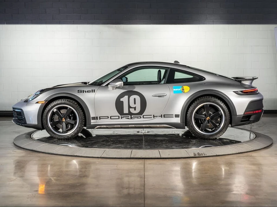 2024 Porsche 992 Dakar - Image 2 of 31
