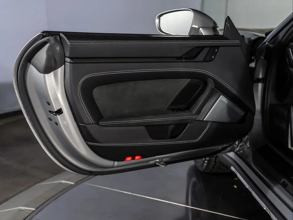 2024 Porsche 992 Dakar - Image 19 of 31
