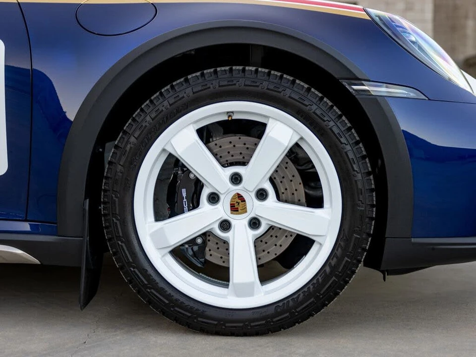 2024 Porsche 992 Dakar - Image 30 of 31