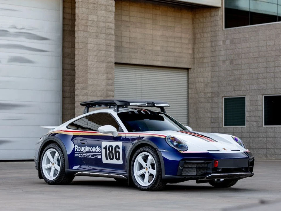 2024 Porsche 992 Dakar - Image 2 of 31