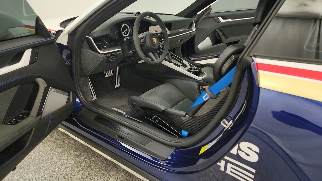 2024 Porsche 992 Dakar - Image 26 of 31