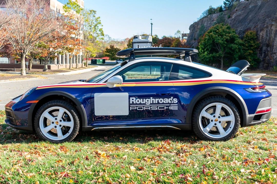 2024 Porsche 992 Dakar - Image 14 of 31