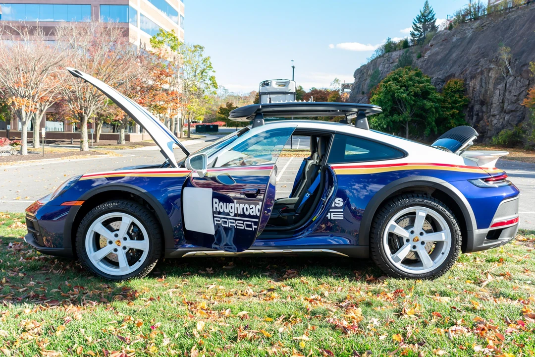 2024 Porsche 992 Dakar - Image 26 of 31