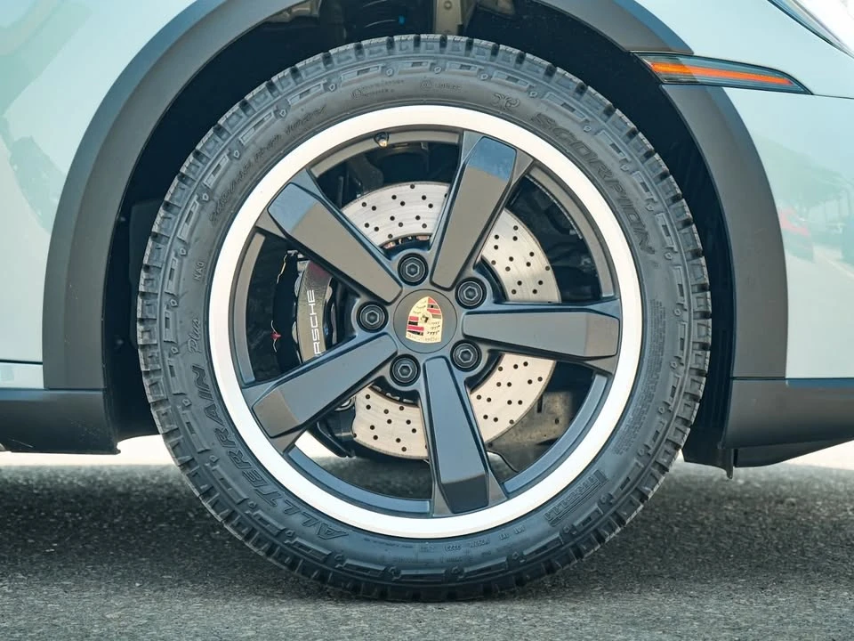 2024 Porsche 992 Dakar - Image 2 of 20