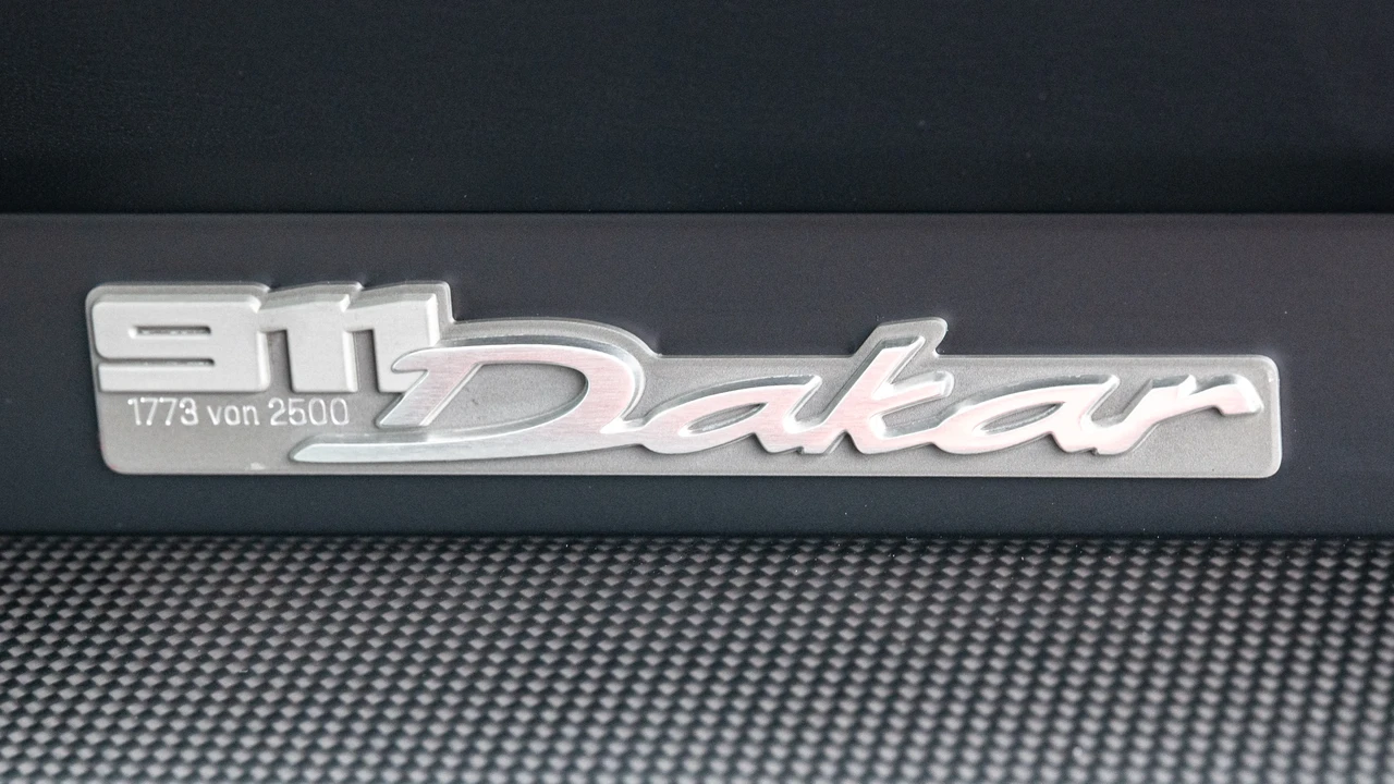 2024 Porsche 992 Dakar - Image 28 of 31