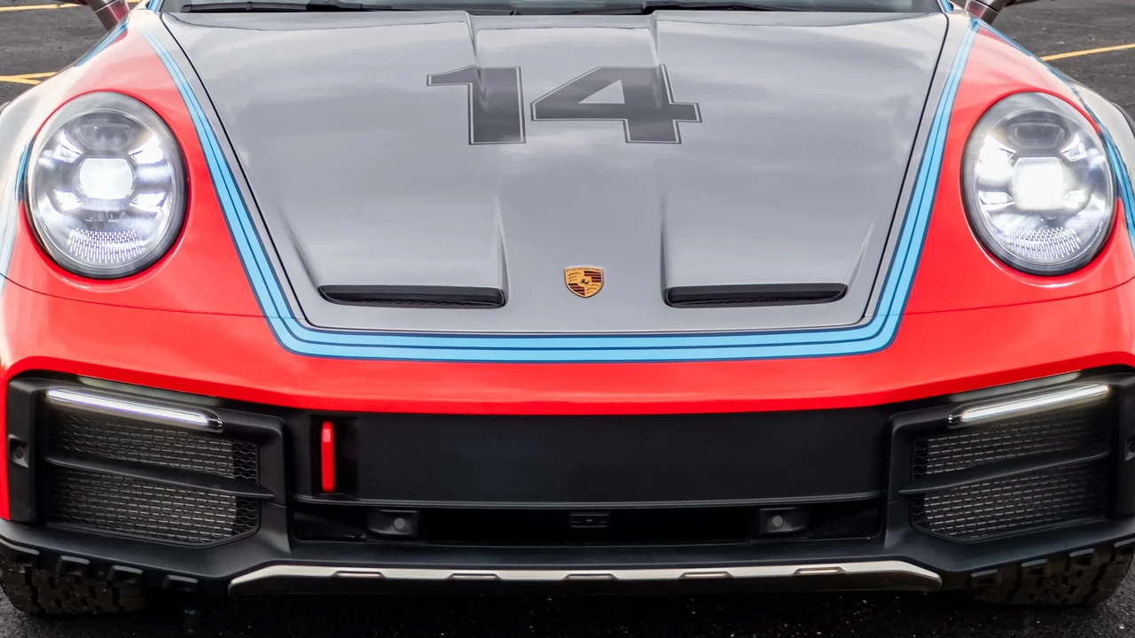 2024 Porsche 992 Dakar - Image 10 of 31