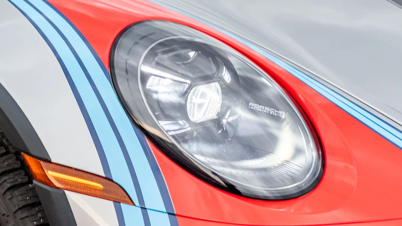 2024 Porsche 992 Dakar - Image 11 of 31