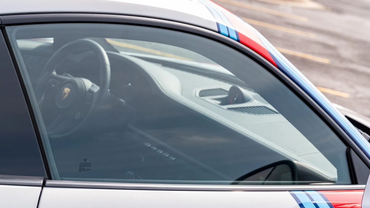 2024 Porsche 992 Dakar - Image 26 of 31