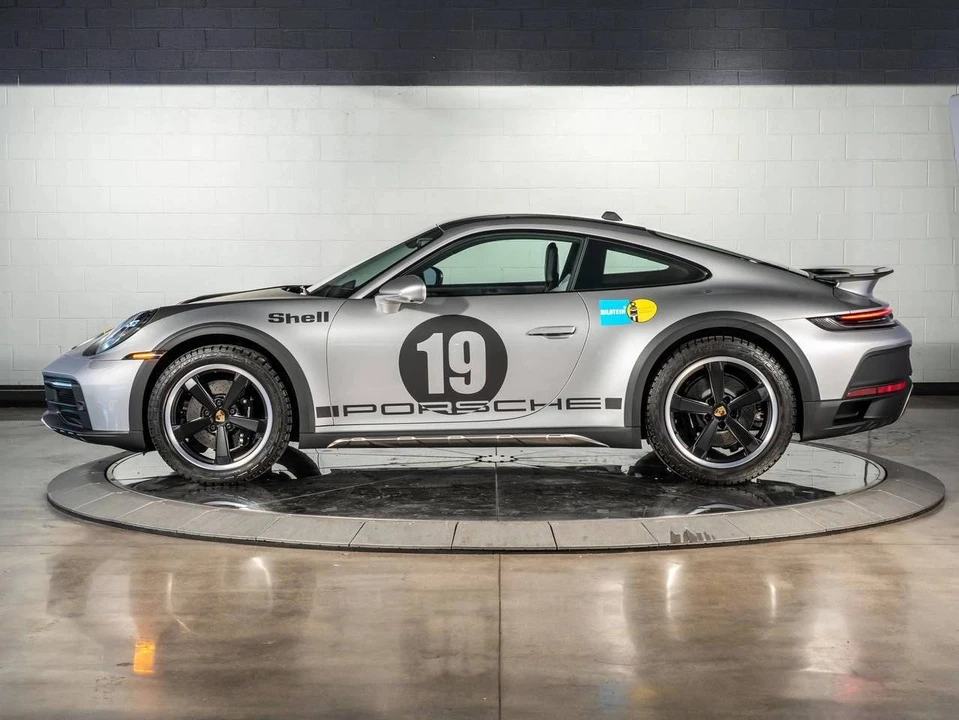 2024 Porsche 992 Dakar - Image 2 of 4
