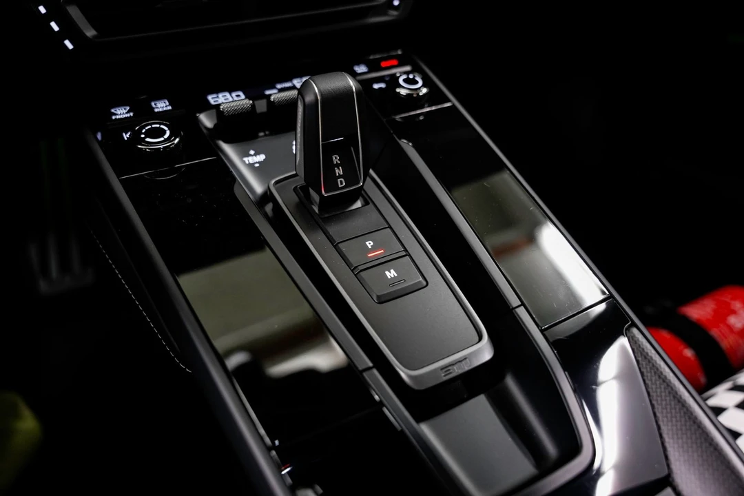 2024 Porsche 992 Dakar - Image 19 of 31