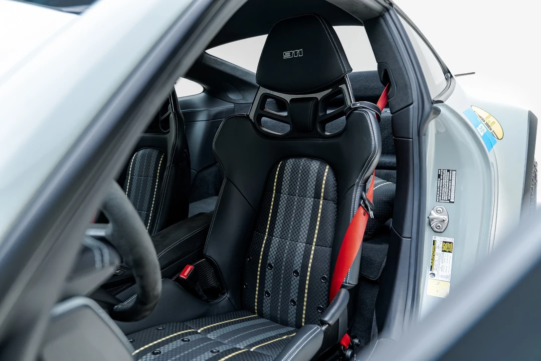 2024 Porsche 992 Dakar - Image 4 of 31