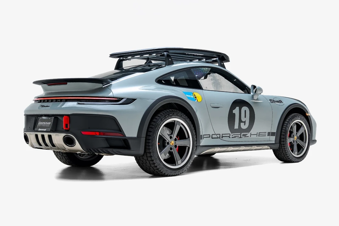 2024 Porsche 992 Dakar - Image 2 of 31